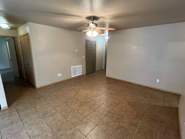 226 W Circle Dr in Russellville, AR - Building Photo - Building Photo