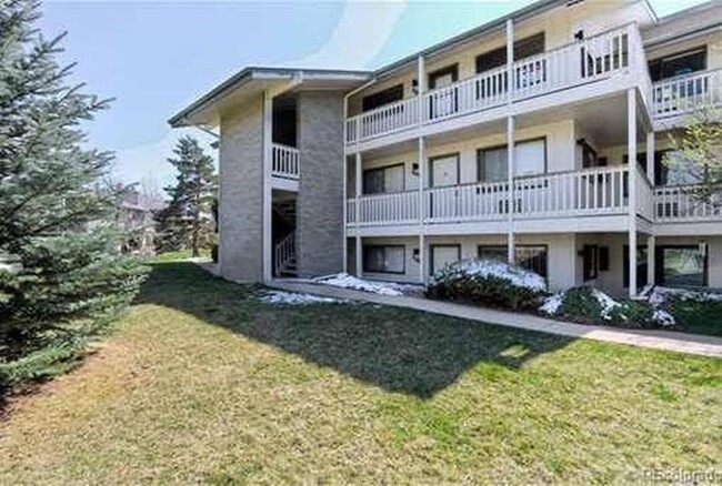 property at 645 Manhattan Pl