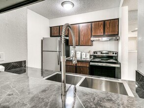 Retreat at River Bend in Oklahoma City, OK - Building Photo - Building Photo