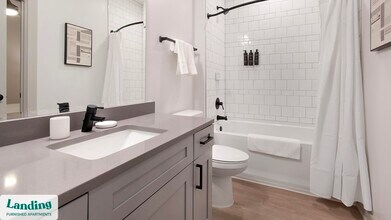 1148 N Main St, Unit 208 in Jacksonville, FL - Foto de edificio - Building Photo