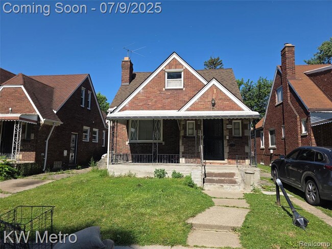 8595 Cloverlawn Ave