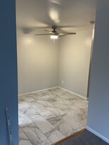 4709 Croftshire Dr, Unit 3A in Dayton, OH - Building Photo