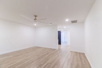 805 E Oak Ave in Jonesboro, AR - Building Photo - Building Photo