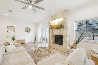 2201 Lakeway Blvd in Lakeway, TX - Building Photo - Building Photo