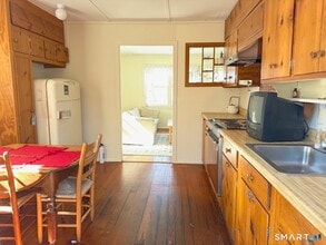 45 Lakeside Dr in North Stonington, CT - Building Photo - Building Photo