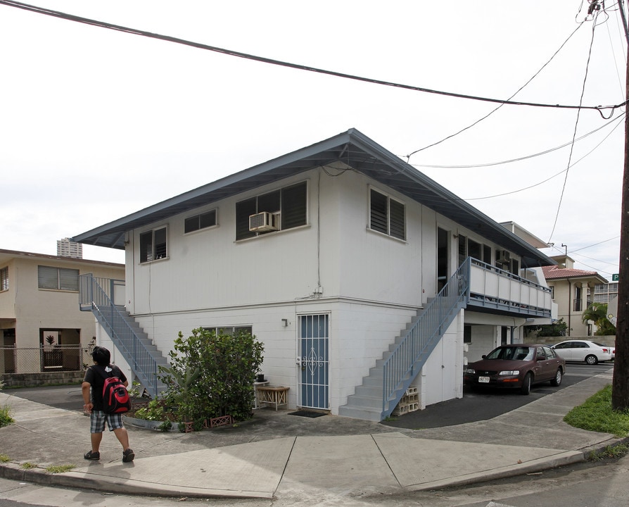 808 Paani St in Honolulu, HI - Building Photo