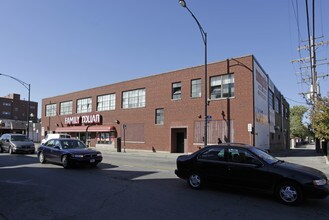 2416-2424 W Montrose Ave in Chicago, IL - Building Photo - Building Photo
