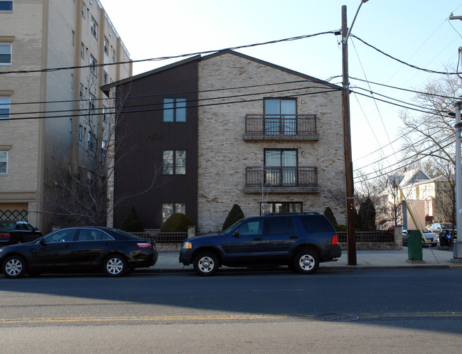 801 Avenue C in Bayonne, NJ - Foto de edificio - Building Photo