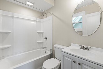 378 S Mammoth Rd in Manchester, NH - Building Photo - Building Photo