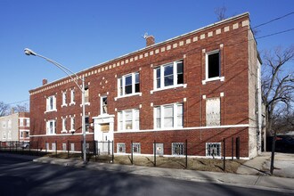 7157 S Aberdeen St in Chicago, IL - Building Photo - Building Photo