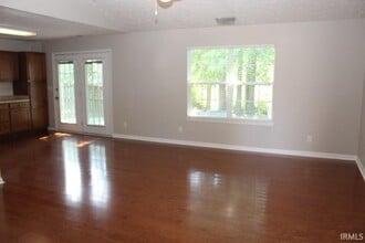 10332 Clippinger Rd in Evansville, IN - Building Photo - Building Photo
