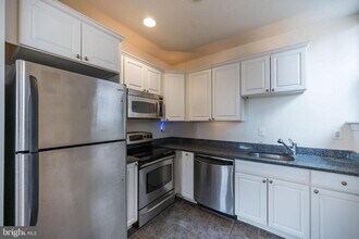 250 S 13th St in Philadelphia, PA - Foto de edificio - Building Photo