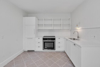 31 Justin Rd, Unit 2 in Boston, MA - Building Photo - Building Photo