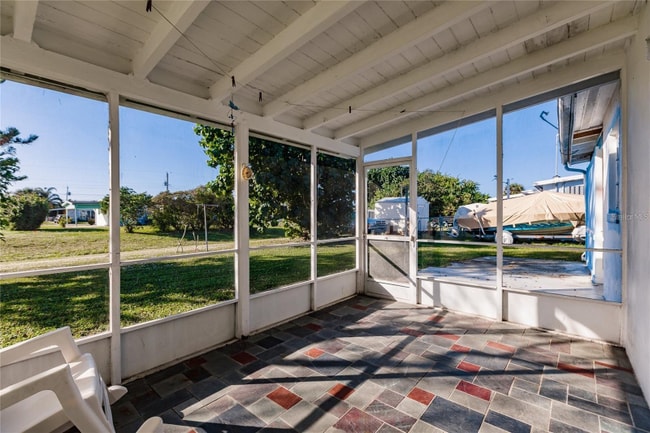 21307 Gladis Ave in Port Charlotte, FL - Foto de edificio - Building Photo