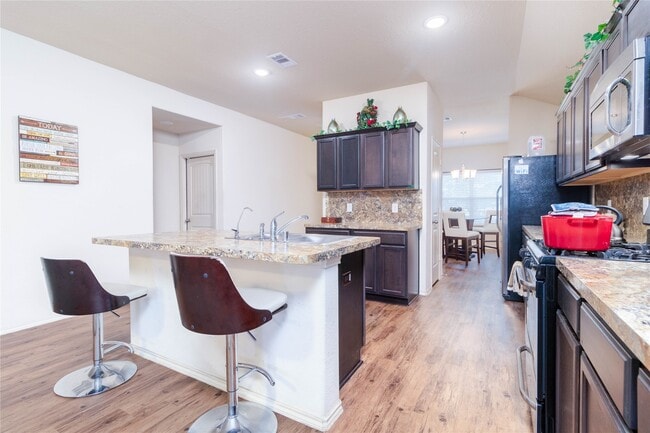 24423 Raindrop Poppy Dr