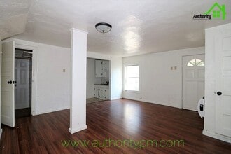 1135 Magnolia Ave in Redding, CA - Building Photo - Building Photo
