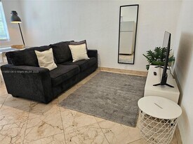 500 14th St in Miami Beach, FL - Building Photo