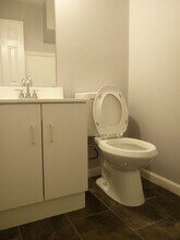 944 Thomas Ave in North Brunswick, NJ - Building Photo - Building Photo