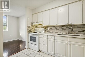 100-100 Dundalk Dr in Toronto, ON - Building Photo - Building Photo