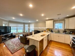 116 Holland St, Unit 2L in Somerville, MA - Foto de edificio - Building Photo