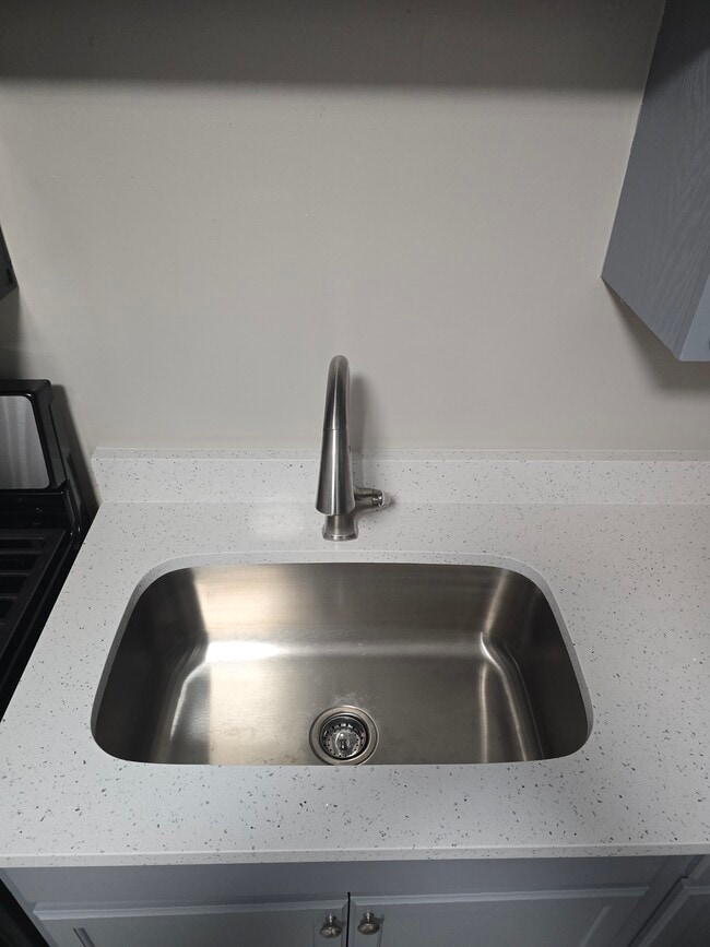 135 Dover Dr, Unit Dover condo in Des Plaines, IL - Foto de edificio - Building Photo