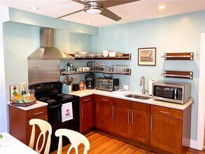 6 Pope St in Newport, RI - Building Photo - Building Photo