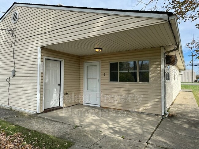 7608 Bluffton Rd in Fort Wayne, IN - Building Photo - Building Photo