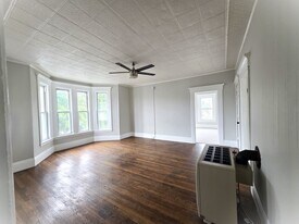 357 Central St, Unit #2 in Manchester, NH - Building Photo