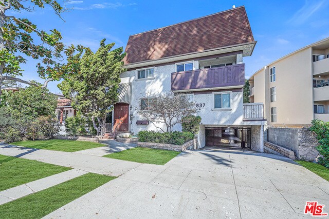 837 7th St-Unit -201 in Santa Monica, CA - Building Photo - Building Photo