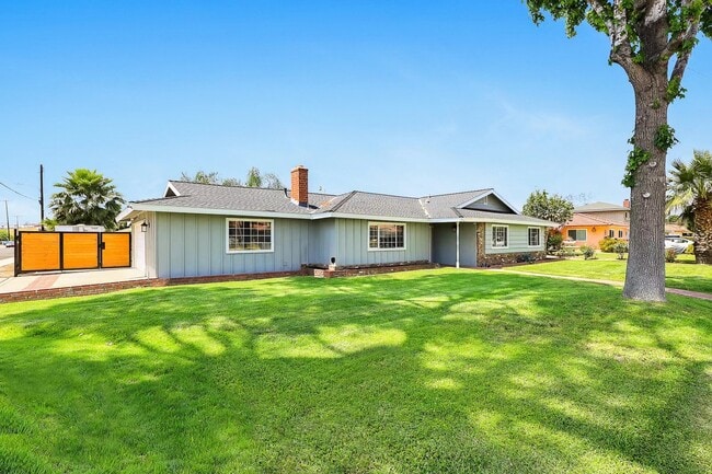 property at 12482 Farndon Ave