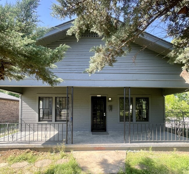 property at 2512 Boone St