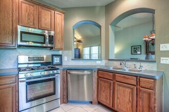 66 W Spindle Tree Cir in Spring, TX - Building Photo - Building Photo