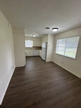 1008 Oakridge St in Brenham, TX - Building Photo - Building Photo