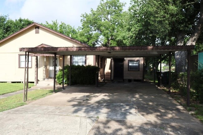 4609 Dabney St in Houston, TX - Building Photo - Building Photo