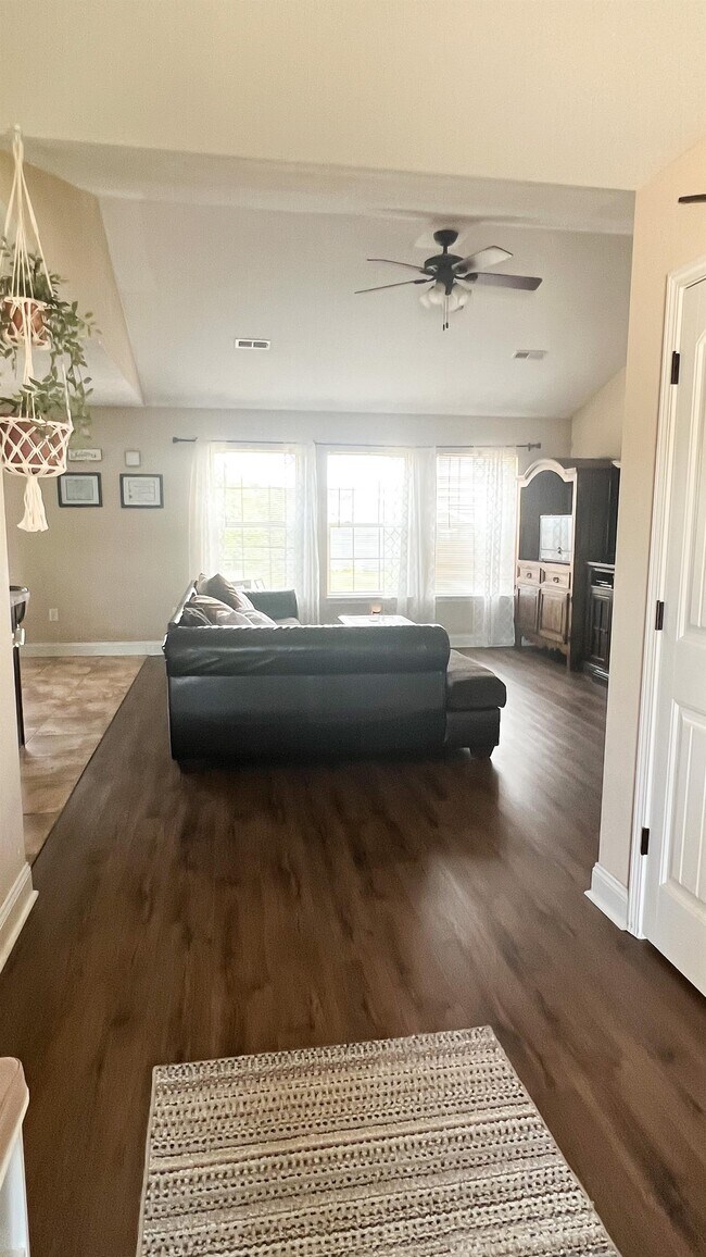 107 Greythorn Ct photo'