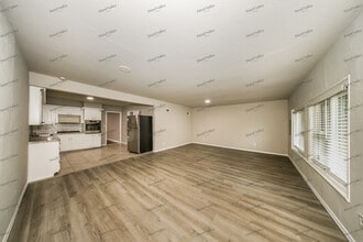 5206 N Beaver Ave in Bethany, OK - Building Photo - Building Photo