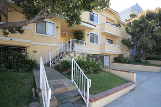 2204 S Beverly Glen Blvd in Los Angeles, CA - Building Photo - Building Photo