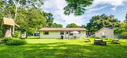 20126 Suncrest Dr in Brooksville, FL - Building Photo - Building Photo