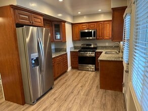 32 Esperanza Ave in Sierra Madre, CA - Building Photo - Building Photo