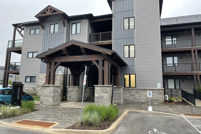 10 Beausoleil Ln in Blue Mountains, ON - Building Photo - Building Photo