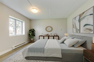 43 Ormond St S in Thorold, ON - Building Photo - Building Photo