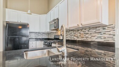 2329 W Harrison St in Chicago, IL - Building Photo - Building Photo