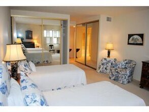 50 Mounds Rd-Unit -108 in San Mateo, CA - Building Photo - Building Photo