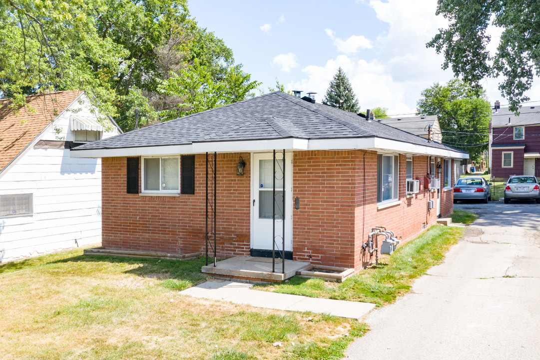 2030 N Westwood Ave in Toledo, OH - Building Photo