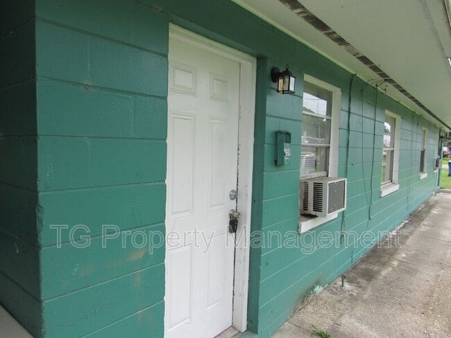 7459 Grant Ave in Jacksonville, FL - Foto de edificio - Building Photo