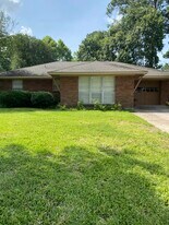 2115 Gardenia Dr in Houston, TX - Building Photo