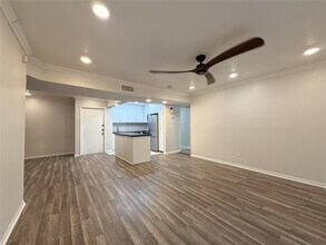 3045 Walnut Bend Ln in Houston, TX - Building Photo - Building Photo