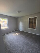 870 St Cletus Dr in Sauget, IL - Building Photo - Building Photo