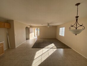 1681 Shamrock Rd in Bullhead City, AZ - Foto de edificio - Building Photo