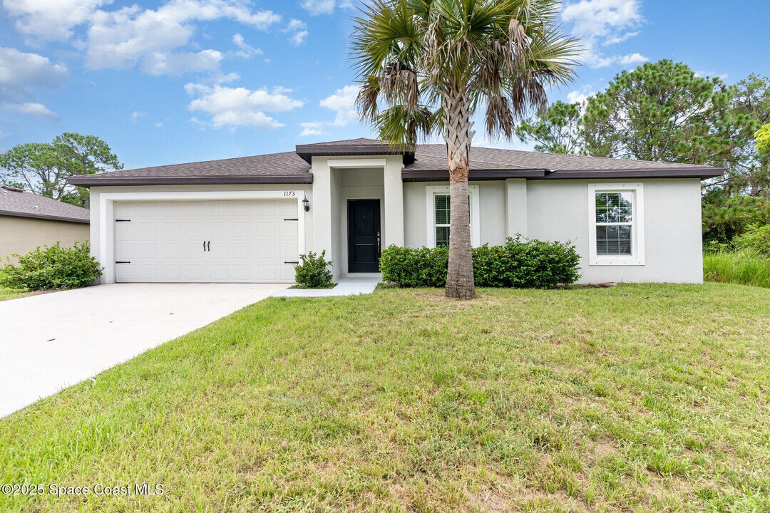 1173 Walden Blvd SE in Palm Bay, FL - Building Photo